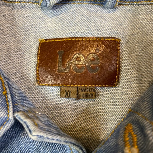 LEE Classic Trucker Style Jean Jacket Denim Medium Wash LM45128 XL - Picture 4 of 6